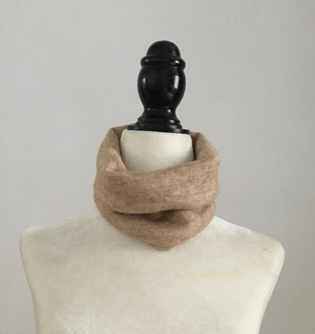 snood ou tour du cou bleu clair