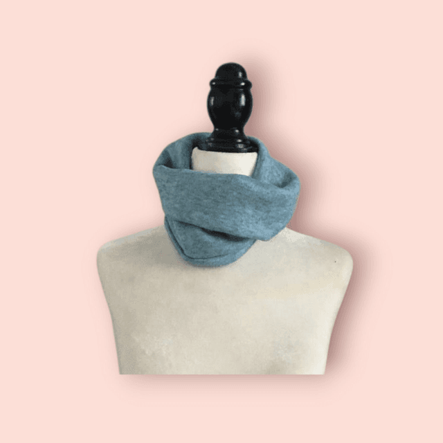 snood ou tour du cou bleu clair